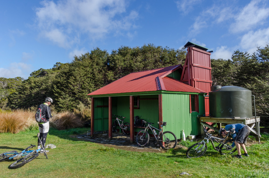 Gauland Downs Hut, Heaphy Track