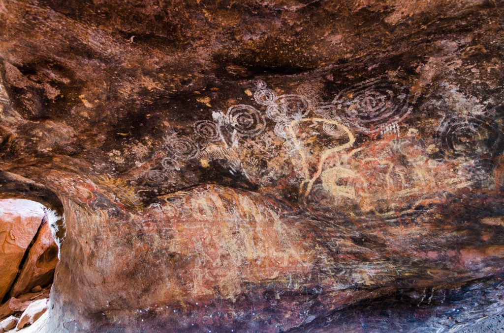 Aboriginal art close to Mutitjulu Waterhole